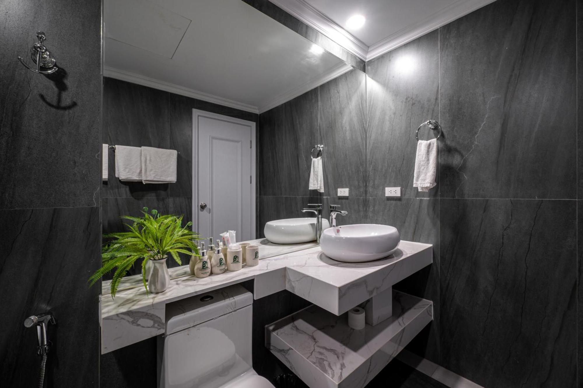 Luxe Paradise Suites Xuan Dieu Hanoi Esterno foto